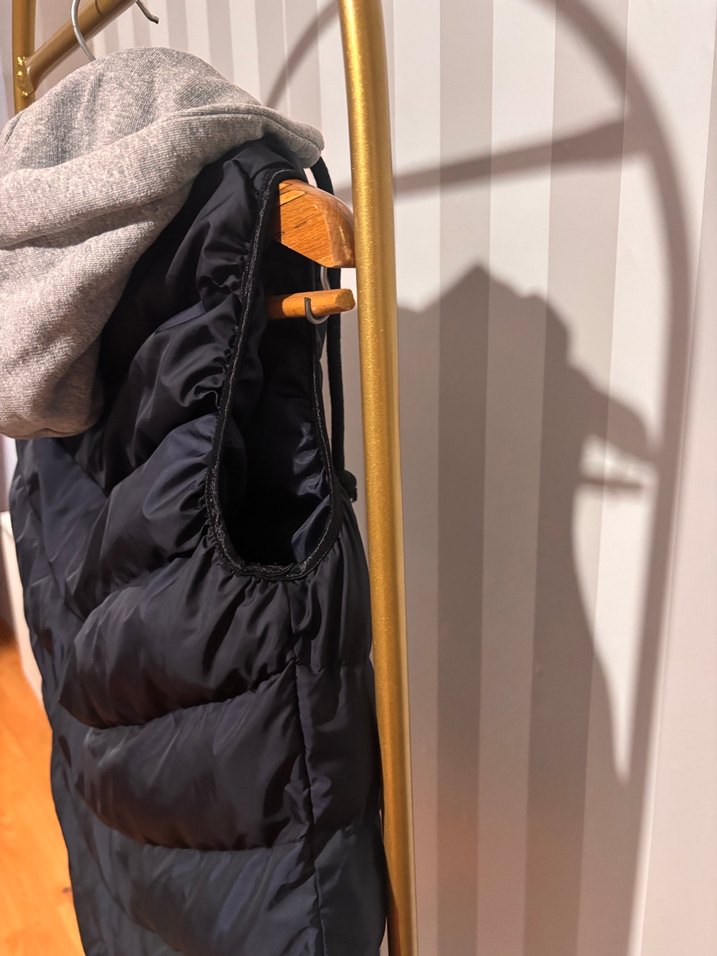 Gri Kapüşonlu Fermuarlı Kadın Yelek - Görsel 4