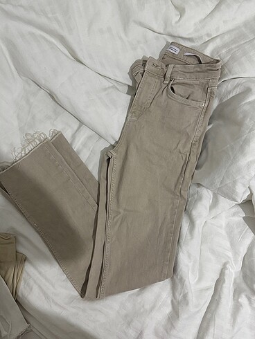 Bershka Straight Fit Jean