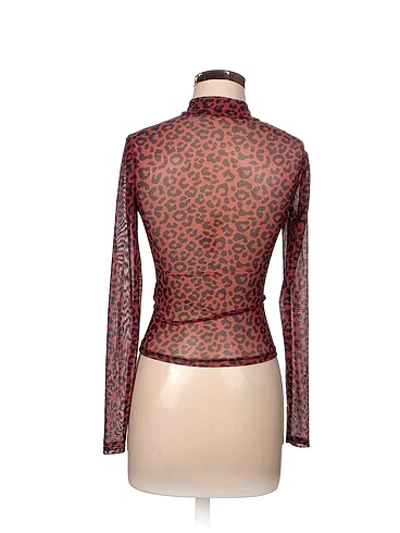 xl Beden Pull and Bear Bluz %70 İndirimli.