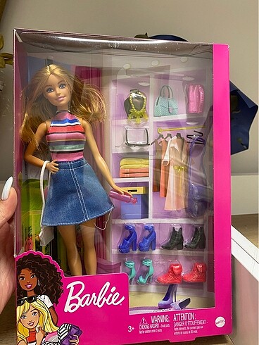 BARBİE BEBEK VE MUHTEŞEM AKSESUARLARI