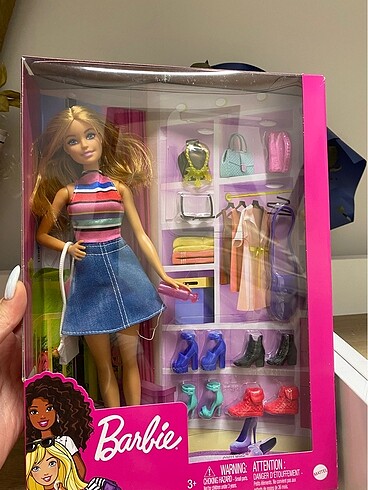 Barbie BARBİE BEBEK VE MUHTEŞEM AKSESUARLARI