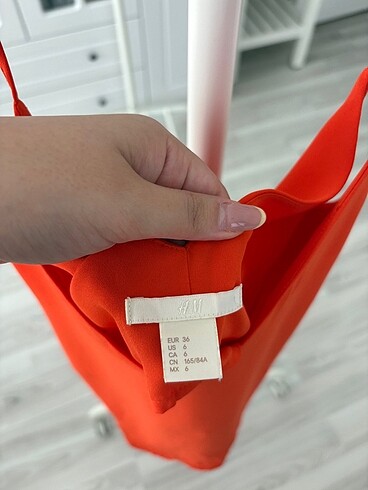 s Beden h&m nar çiçeği askılı bluz