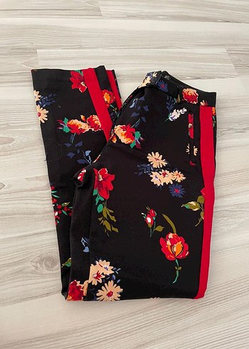 stradivarius çiçek desenli pantolon