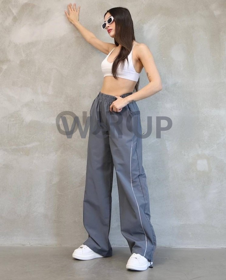 Gri Bol Kesim Paraşüt Kumaş Kadın Eşofman - Görsel 4