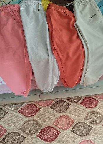 4 tane eşofman 500tl