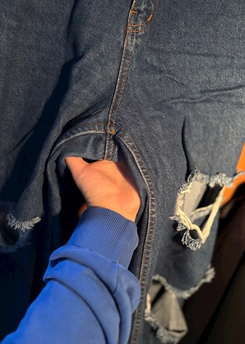 Kadın Gri Yırtık Bol Kesim Denim Pantolon - Görsel 4