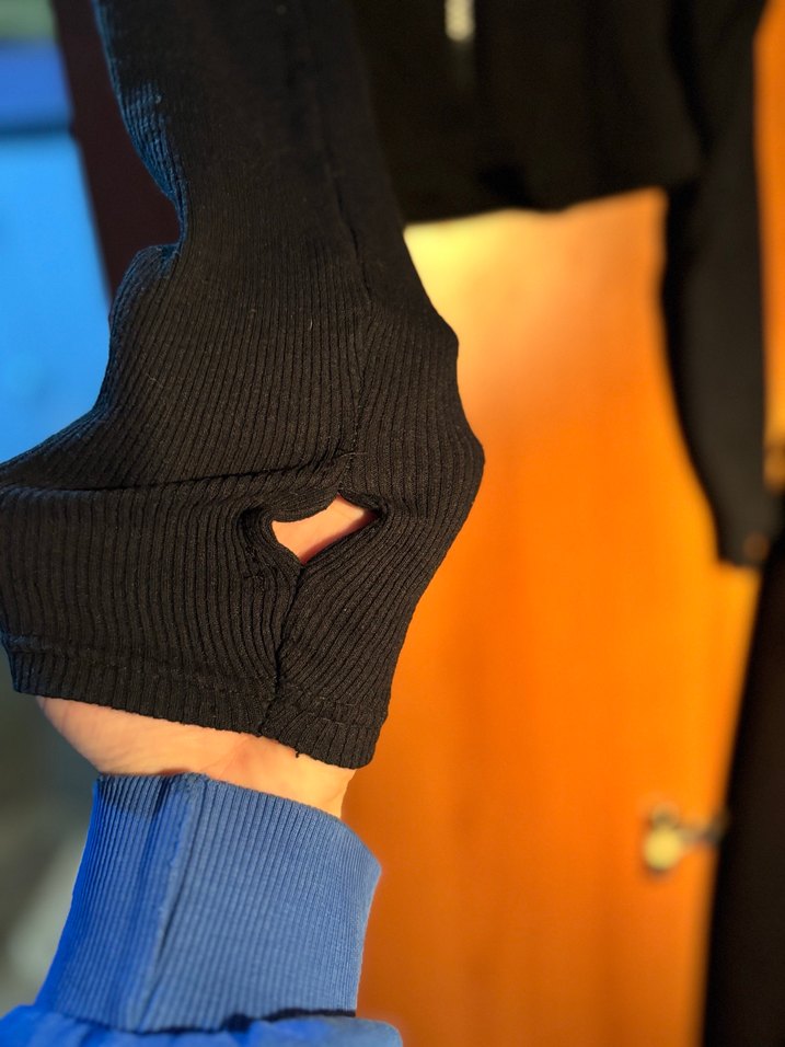 Siyah Fermuarlı Uzun Kollu Kadın Sporcu Ceketi - Görsel 3