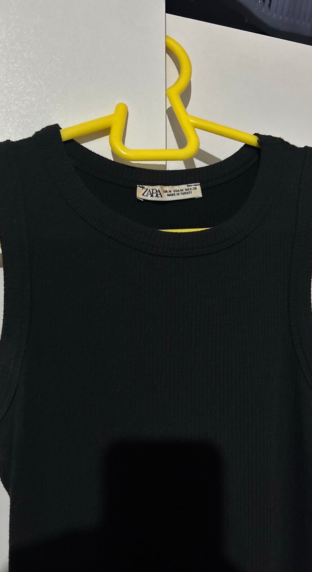 Zara Siyah Kolsuz Yüksek Yaka Midi Triko Elbise - Görsel 2