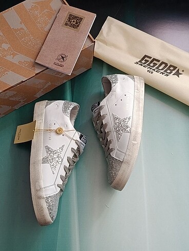 37 Beden Golden goose