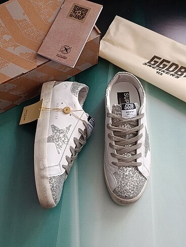 37 Beden beyaz Renk Golden goose