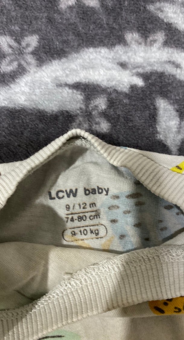 Renkli Baskılı Sokak Stili Kedi Kıyafetleri - Görsel 2