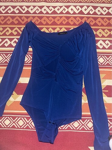 Dekolteli body