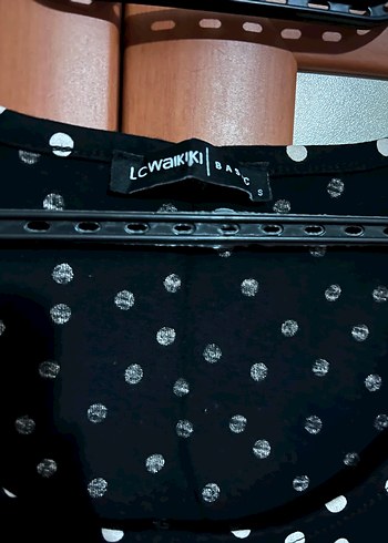 Puantiye Desenli Siyah Kolsuz - Görsel 3