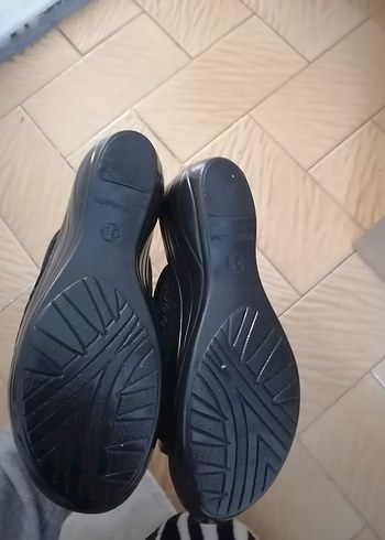 39 Beden Tokalı Siyah Kadın Dolgu Topuk Terlik
