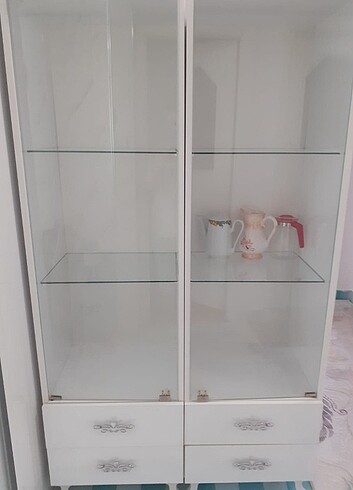 Ev dekorasyonu beyaz çekmeceli cam gümüşlük 