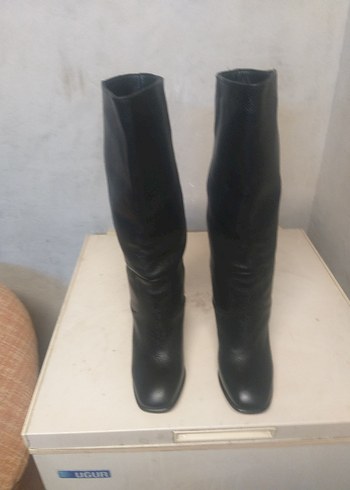 Siyah Deri İnce Topuklu Dizüstü Kadın Çizme