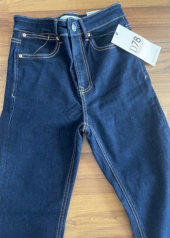 34 Beden Stradivarius D78 Crop Flare Jean
