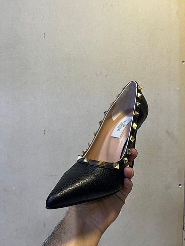 37 Beden Valentino