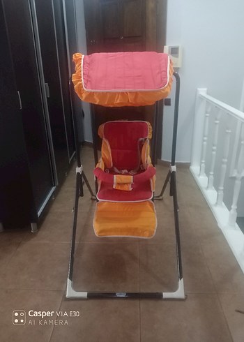 Diğer Renkli Turuncu Bebek Mama Sandalyesi