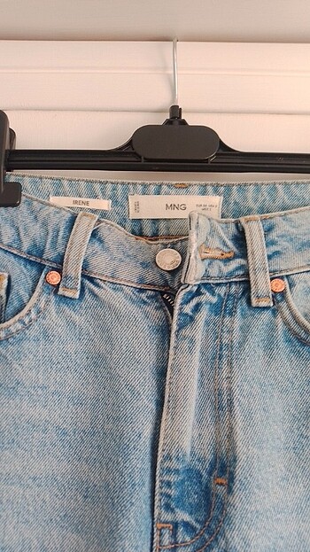 Mango Mango Irene model jean