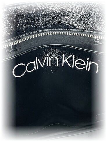  Beden Calvin Klein Kol Çantası %70 İndirimli.