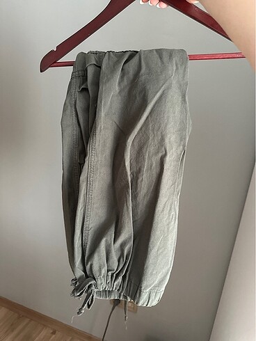 s Beden haki Renk Bershka Haki Paraşüt pantolon