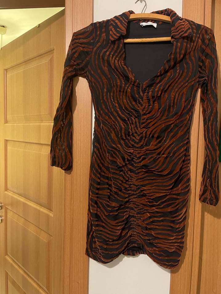 Bershka Zebra Desenli Kahverengi Uzun Kollu Mini Elbise - Görsel 2