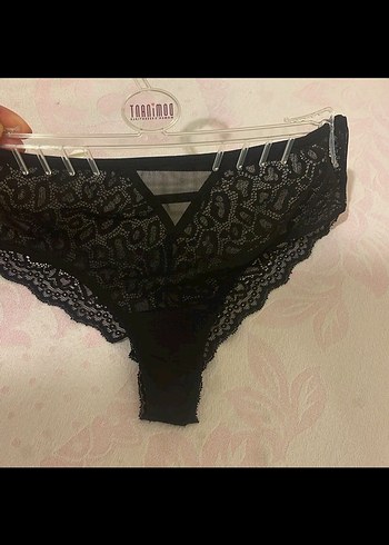 3lü Kadın Dantelli külot Seti - Kırmızı, Siyah, Kahverengi
 S/M - Görsel 3