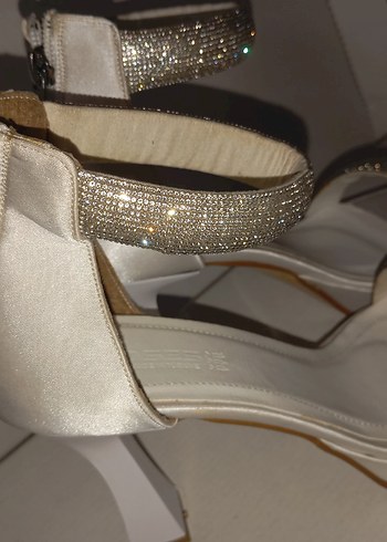 Diğer Diger Beyaz Parlak Taşlı Stiletto Topuklu Kadın Abiye Ayakkabı