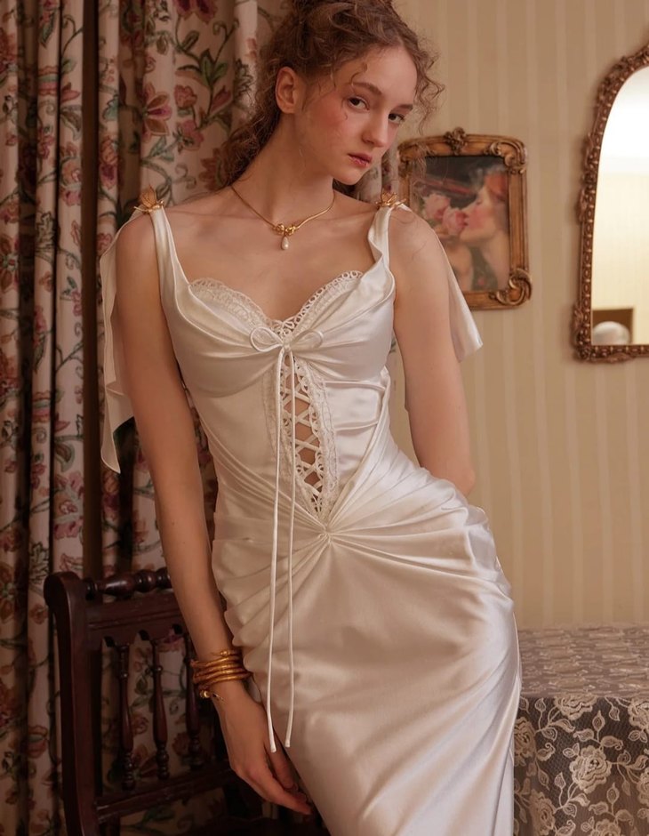 Dantel Detaylı Beyaz Midi elbise - Görsel 4