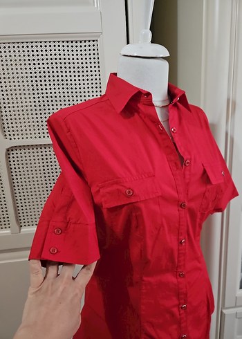 Düğmeli Kırmızı Kadın Kısa Kollu Gömlek - Görsel 2