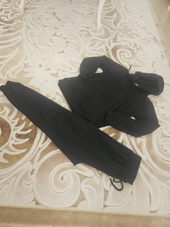 Kadın Siyah Kapüşonlu Rahat Kesim Eşofman Takımı - Görsel 4