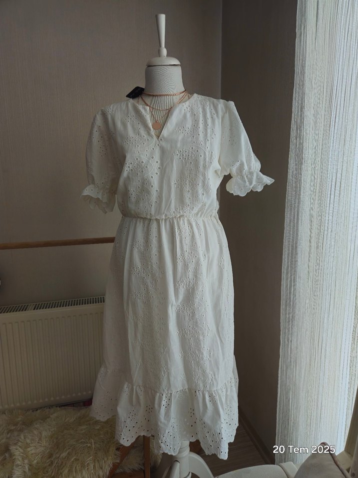 Dantel Detaylı Beyaz Bohem Midi Elbise - Görsel 3