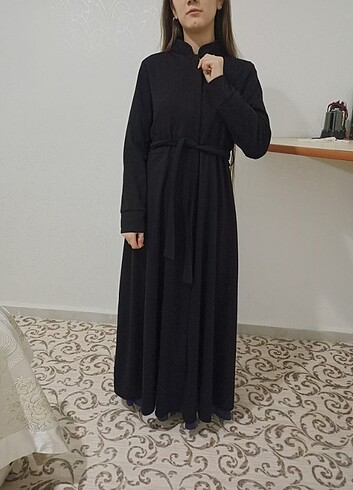 Elbise görünümlü ferace