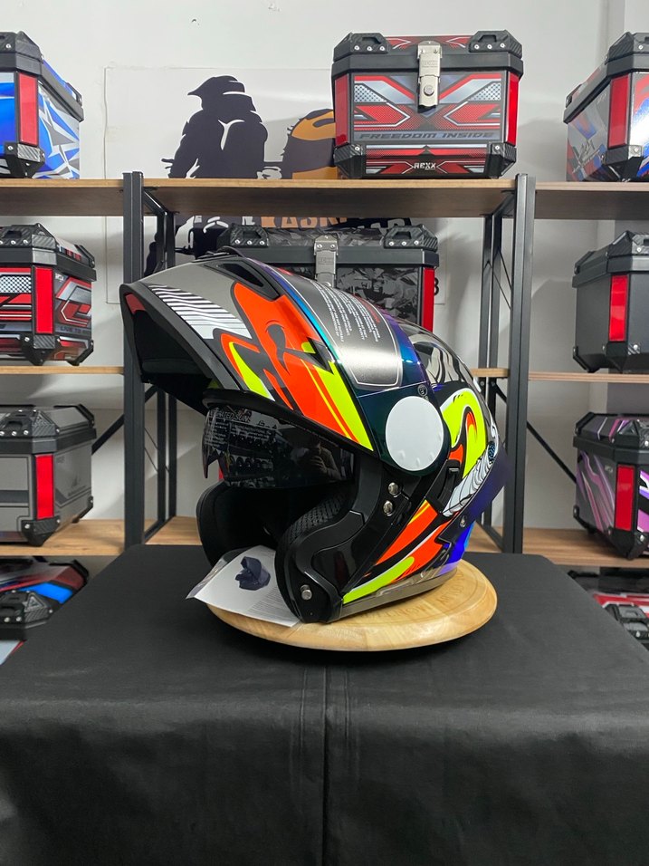 Renkli Desenli Parlak Biker Motosiklet Kaskı - Görsel 2