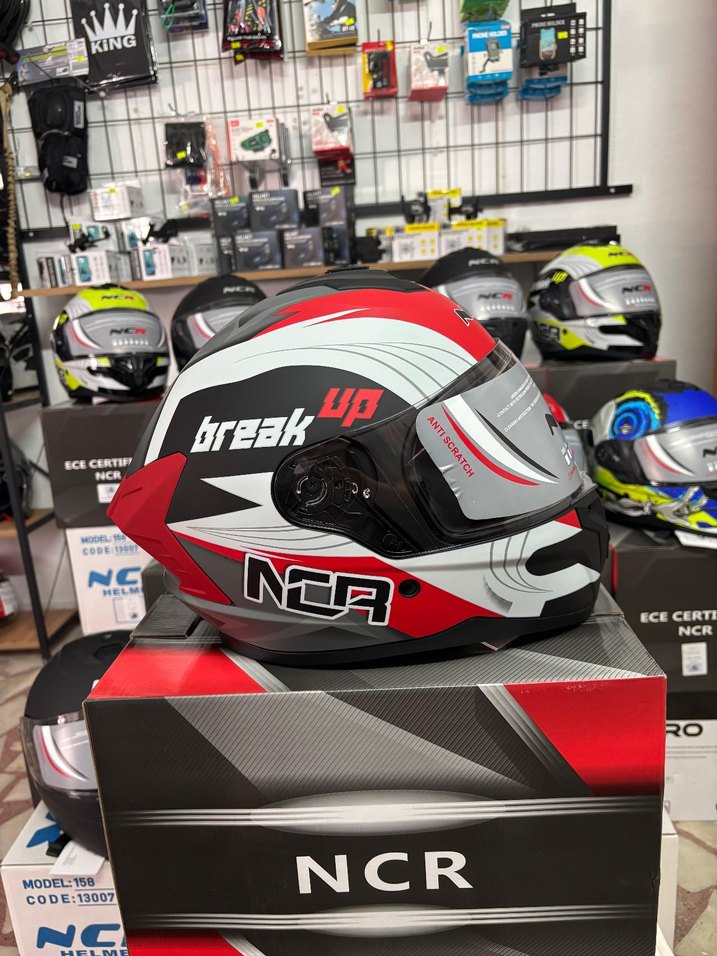 NCR Desenli Kırmızı Motosiklet Kaskı - Görsel 3