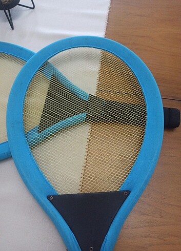  Tenis raketi 