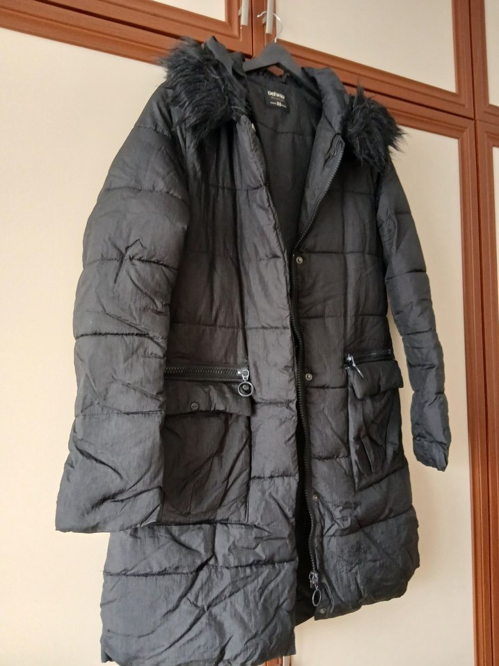 Siyah Kadın Midi Kaban, Kürklü Kapüşonlu - Görsel 2