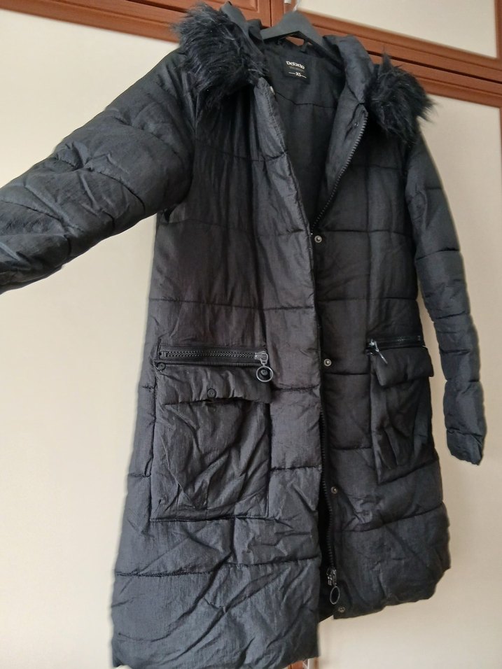 Siyah Kadın Midi Kaban, Kürklü Kapüşonlu - Görsel 3