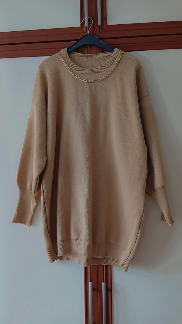 Zincir Detaylı Bej Triko Kadın Kazak - Görsel 2