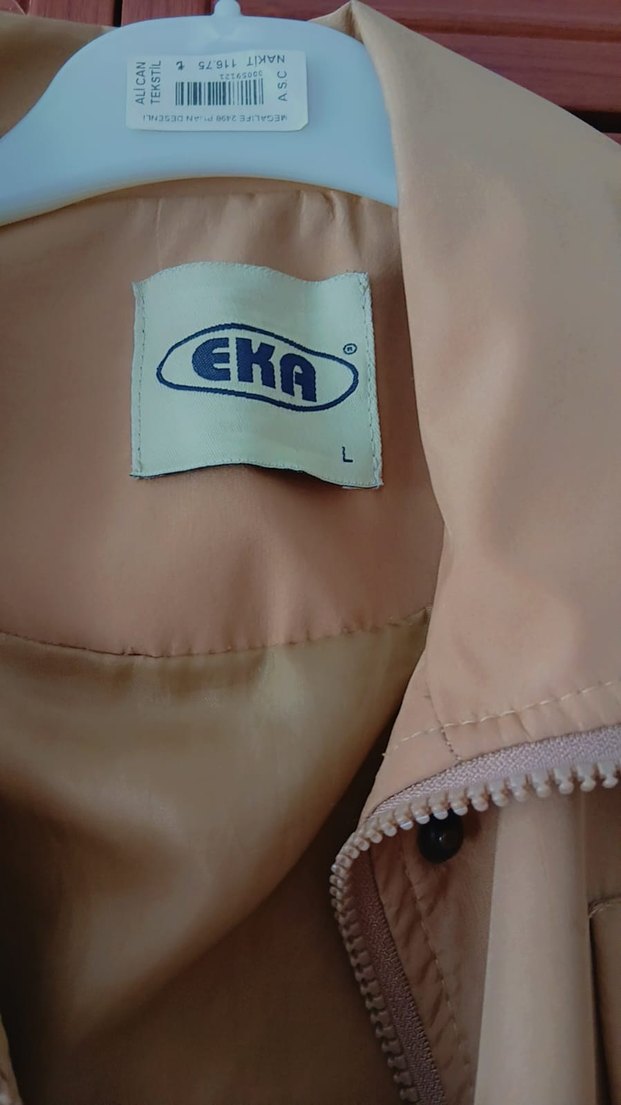 Bej yağmurluk - Görsel 4