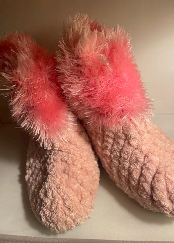 Kızlar için Pembe Kürklü el Örgüsü Ev Terliği - Görsel 2