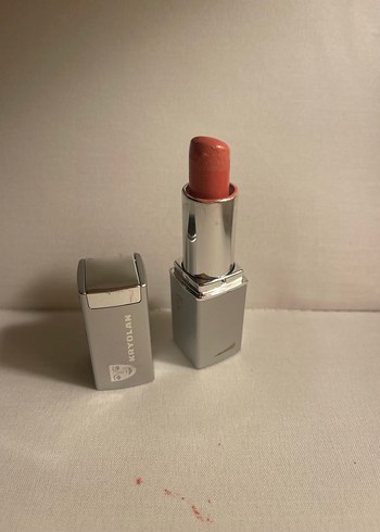 Açık tonlarda ruj - Görsel 2