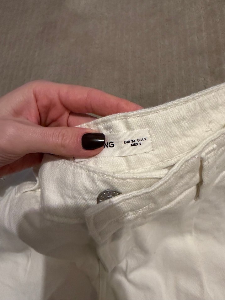 Beyaz Keten Rahat Kesim Bermuda Şort - Görsel 5