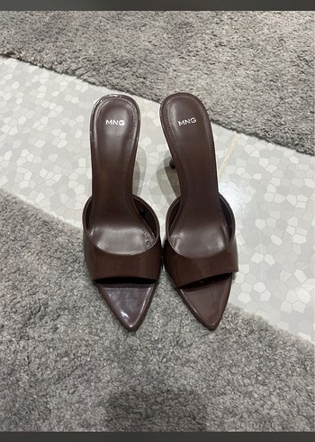 Mango Kahverengi Stiletto Topuklu Kadın Terlik