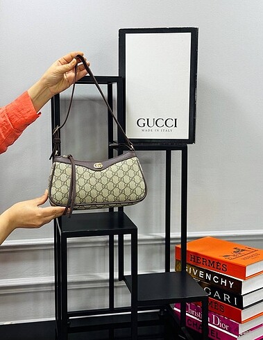 GUCCİ kol çantası