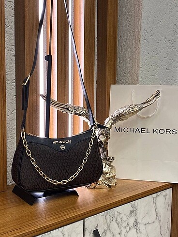 michael kors kol çantansı