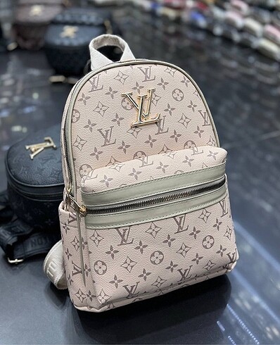 Louis Vuitton Louis Vuitton sırt çantası