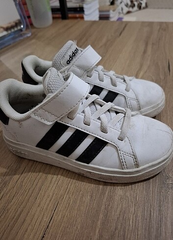 Adidas spor ayakkabı 