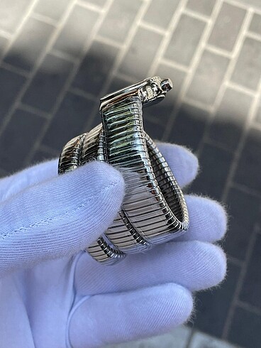 Beden beyaz Renk BVLGARI SERPENTI KADIN KOL SAATİ